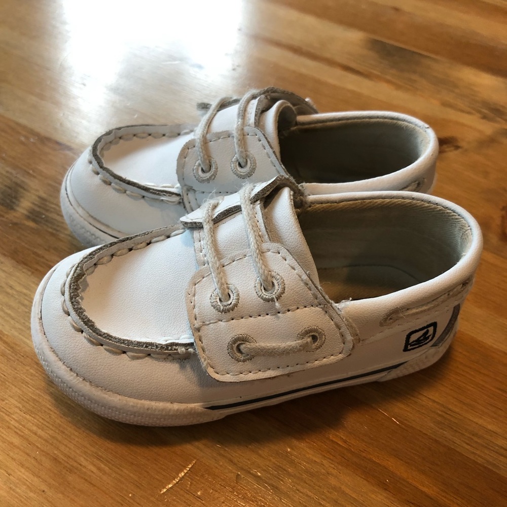 White leather Sperry shoe - toddler boy size 4
